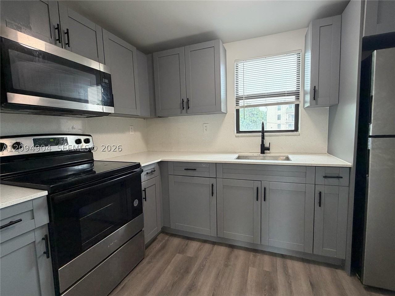 618 Sw 21st Ave #2 - Photo 6 of 19