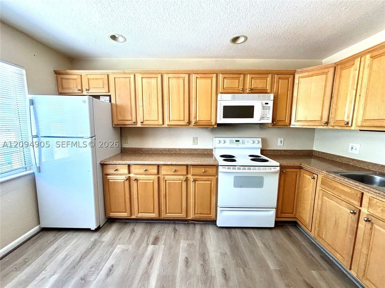 219 W Dixie Hwy #B - Photo 2 of 14