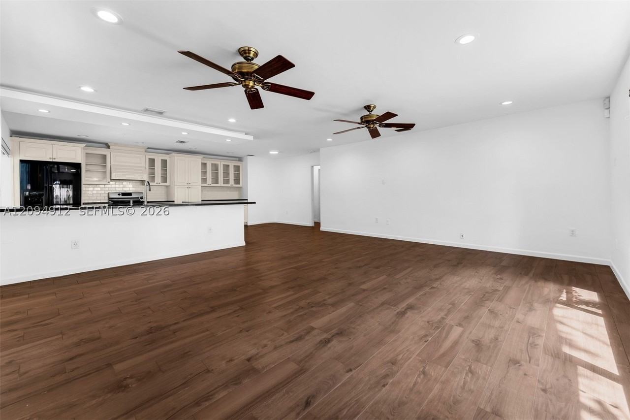 11890 Sw 72nd Pl - Photo 4 of 35