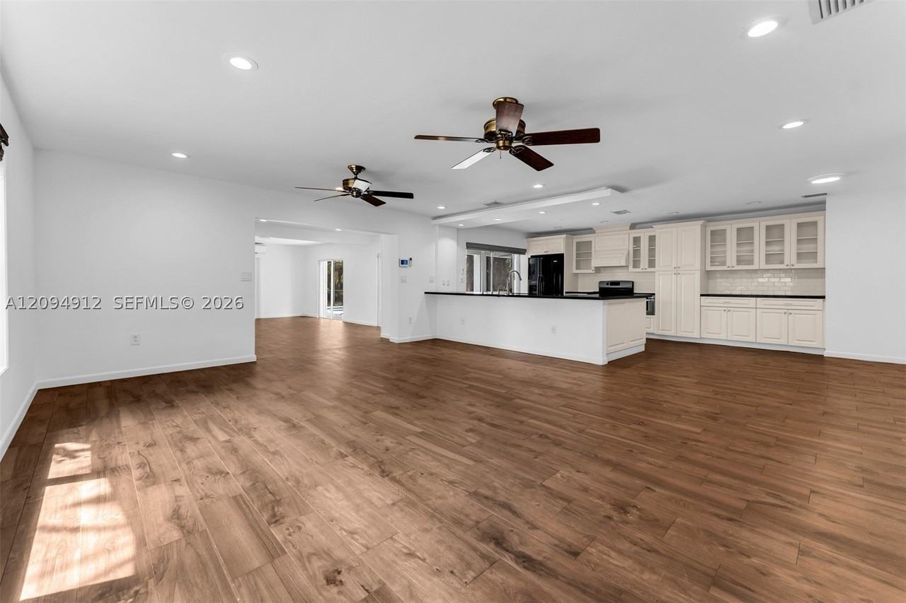 11890 Sw 72nd Pl - Photo 6 of 35
