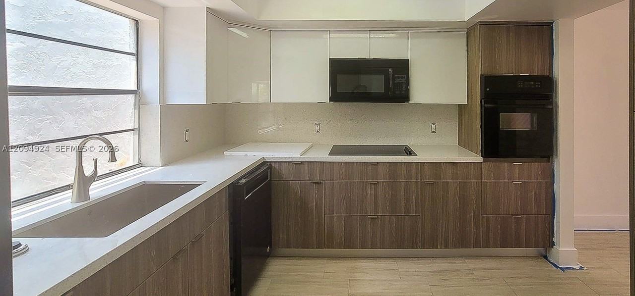 13411 Sw 113th Ter - Photo 3 of 27