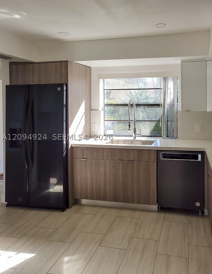 13411 Sw 113th Ter - Photo 5 of 27