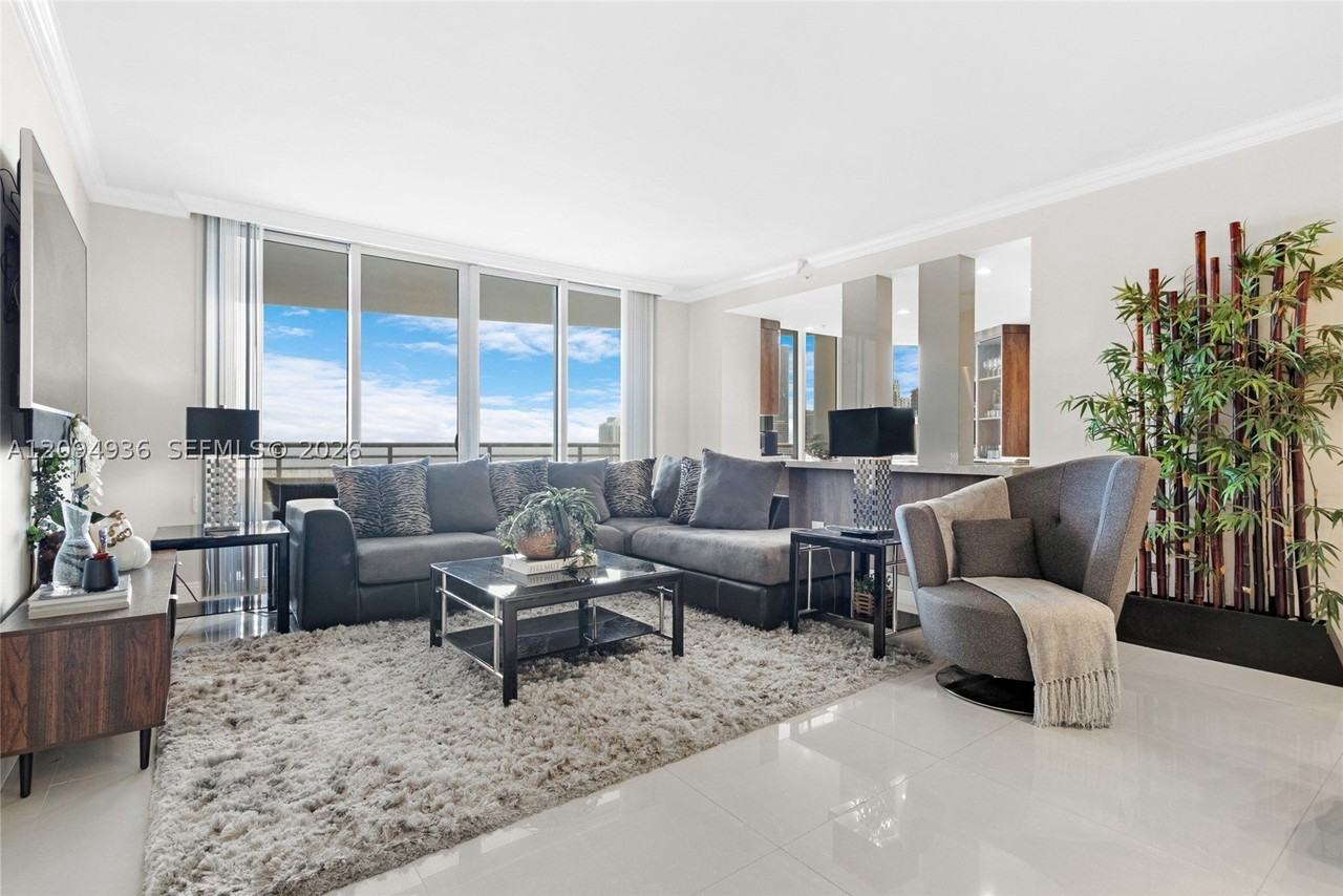 848 Brickell Key Dr #3905 - Photo 4 of 48