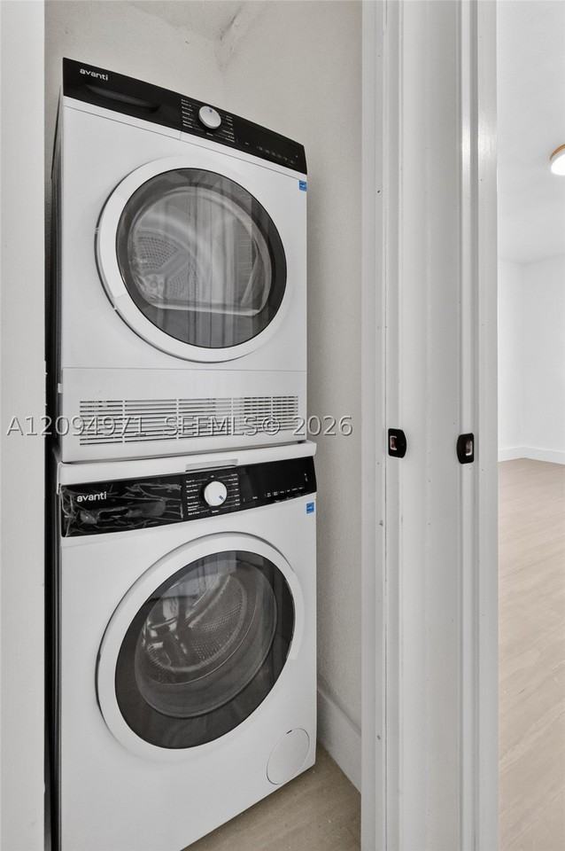 1740 Funston St #8 - Photo 4 of 20
