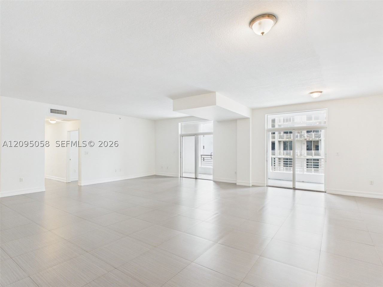 425 Ne 30th St #701 - Photo 2 of 34