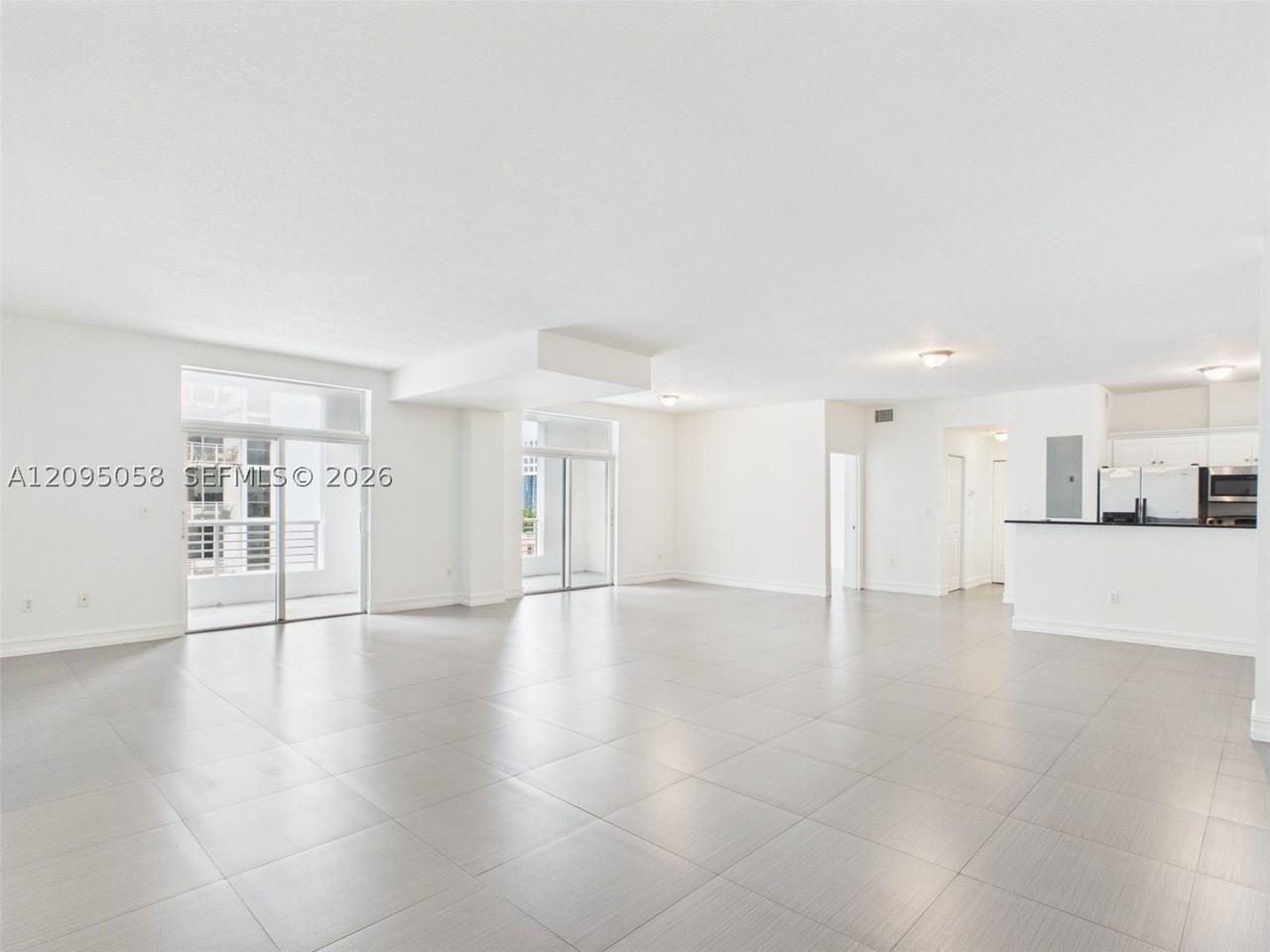 425 Ne 30th St #701 - Photo 3 of 34