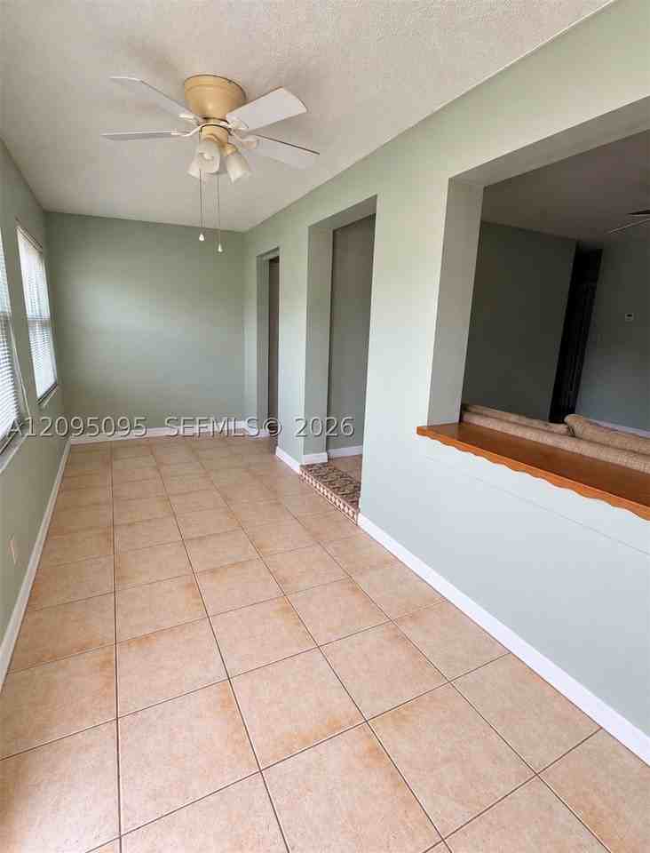 224 Flamingo St - Photo 4 of 21
