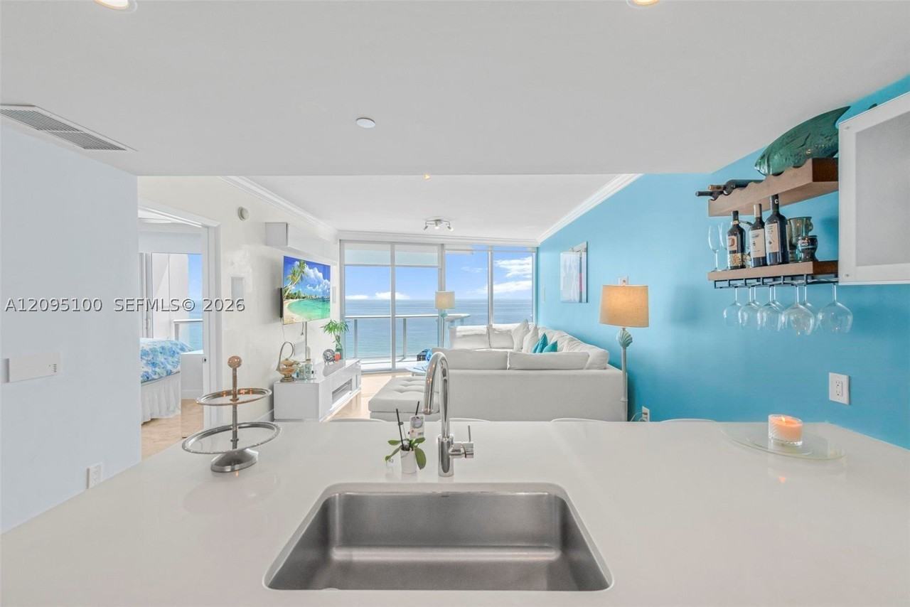 17001 Collins Ave #1403 - Photo 4 of 36