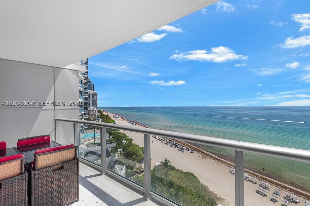 17001 Collins Ave #1403 - Photo 5 of 36
