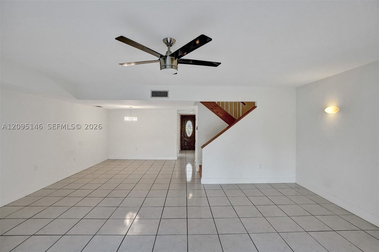 16500 Ne 27th Ave #53 - Photo 5 of 32