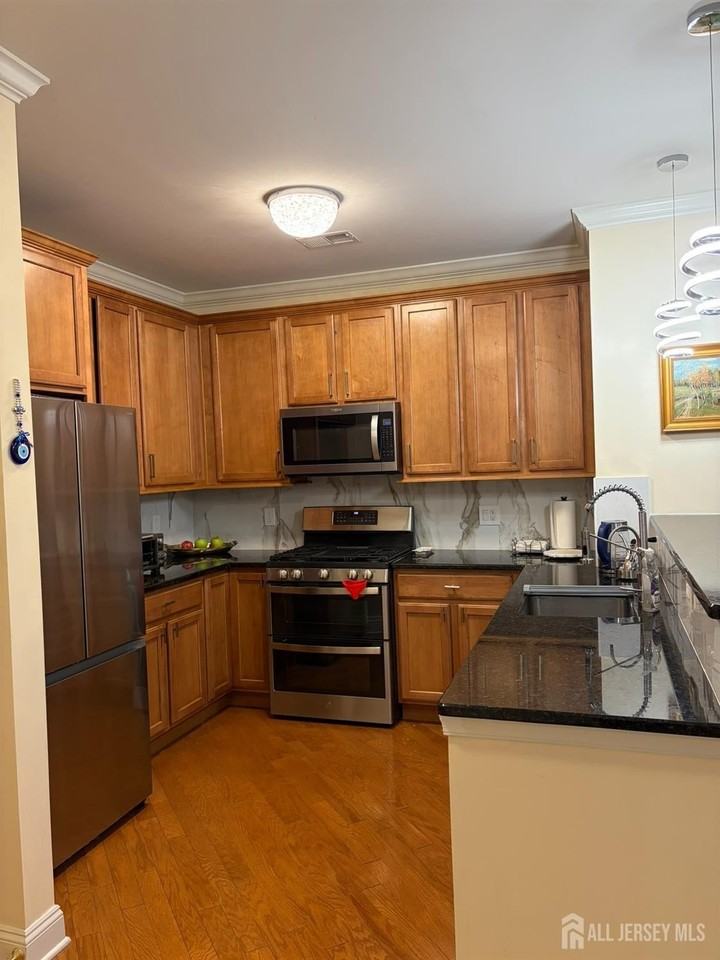 9208 Falston Cir - Photo 2 of 16