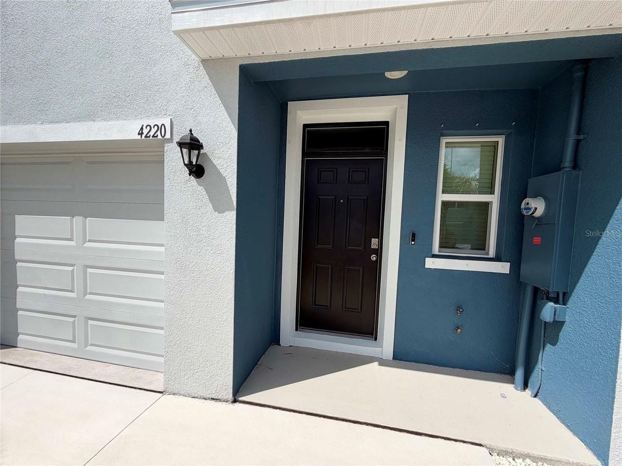 4220 Miller Pointe Ct - Photo 2 of 26