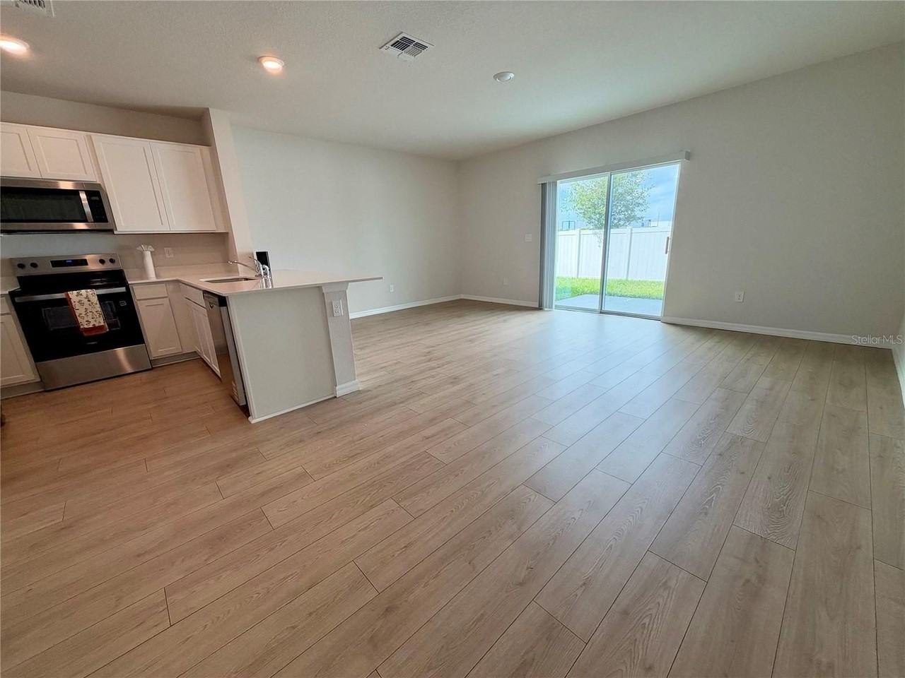 4220 Miller Pointe Ct - Photo 7 of 26