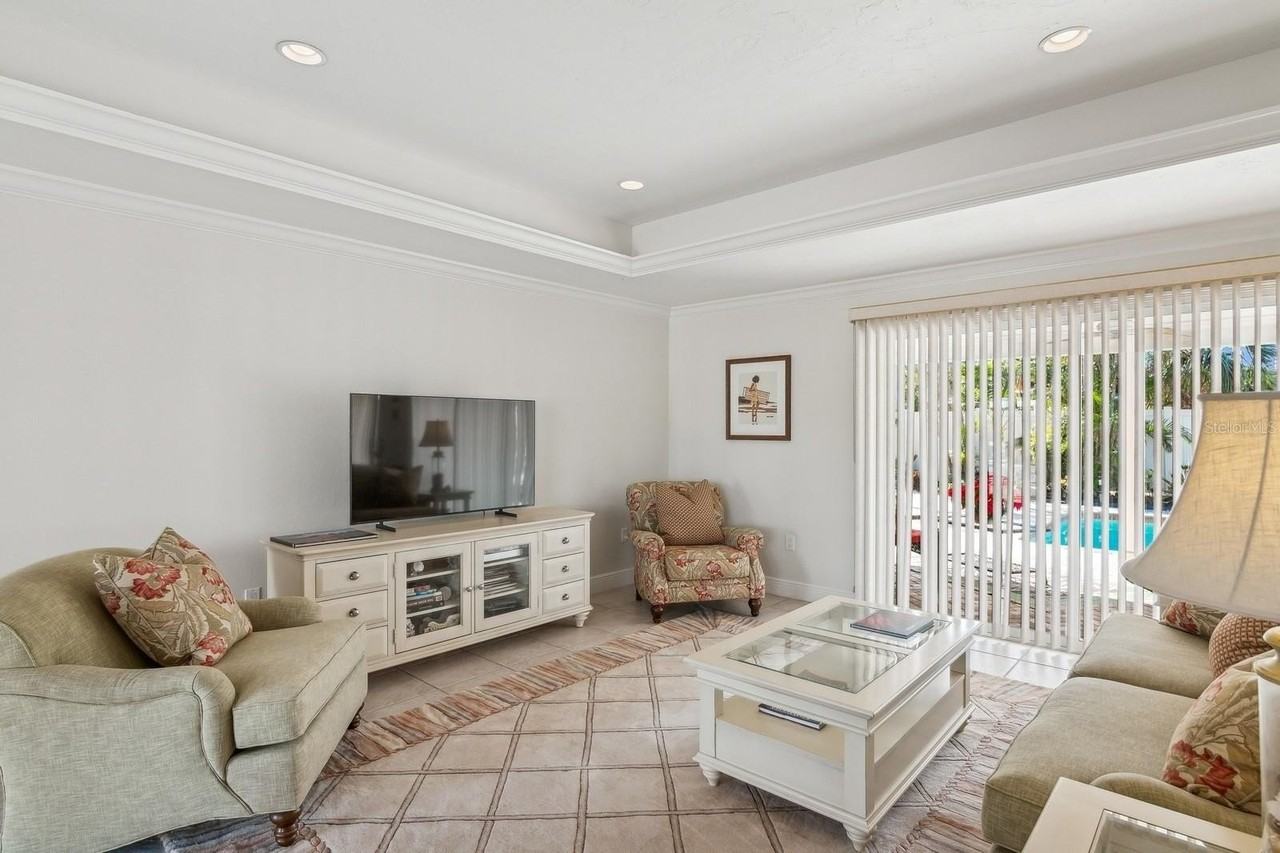 531 N Spoonbill Dr - Photo 5 of 50