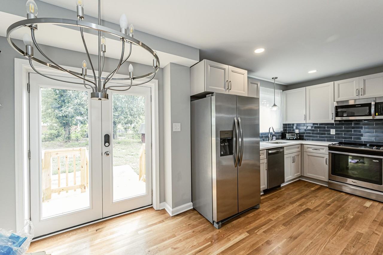 Whitemont Dr - Photo 2 of 24