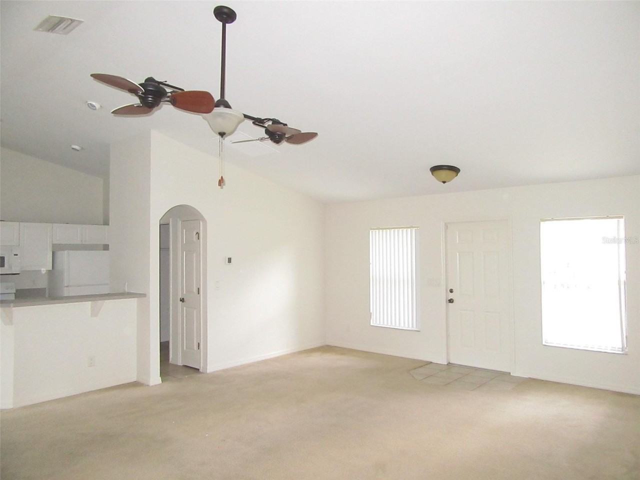 1047 Lasseter St - Photo 4 of 19