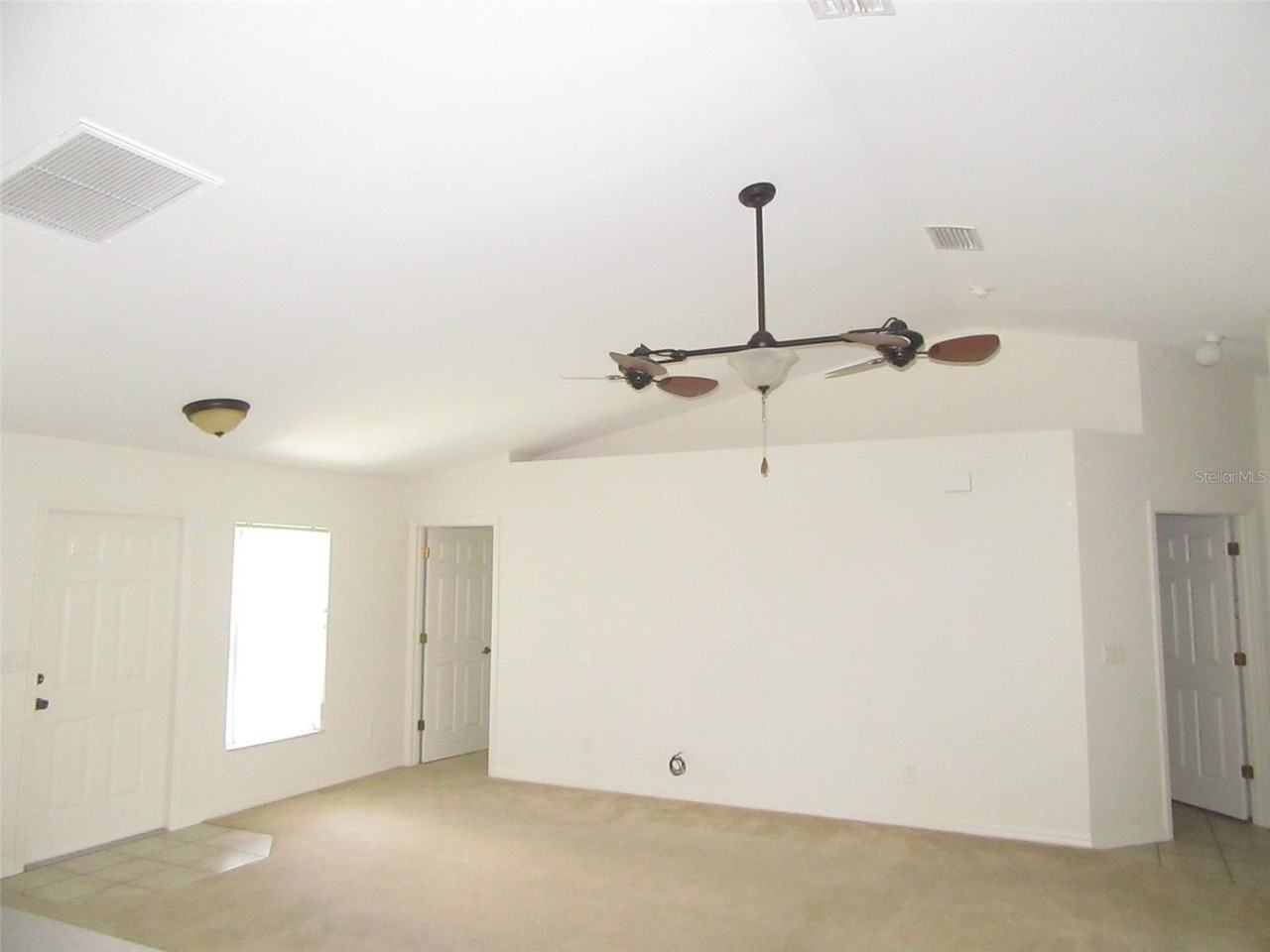 1047 Lasseter St - Photo 5 of 19