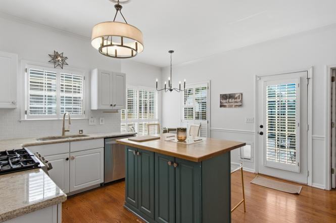 Carrington Ct - Photo 3 of 12