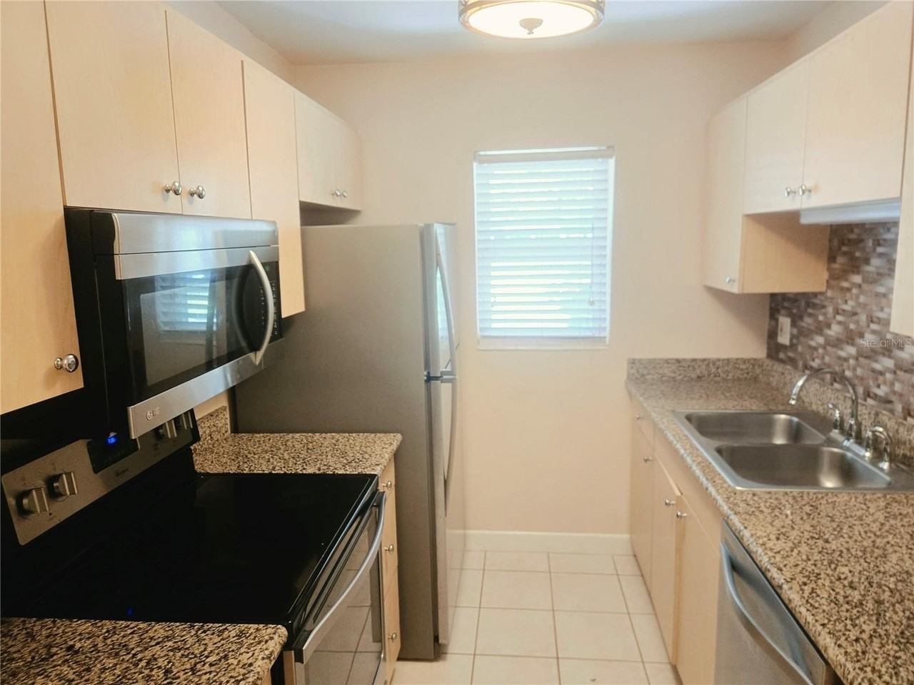 3935 Sw 26th Ter #B - Photo 5 of 26