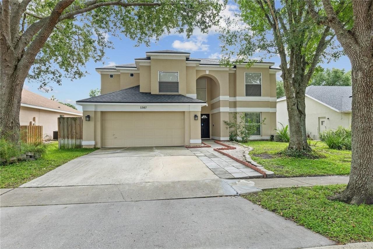 1307 Lochbreeze Way - Photo 4 of 50