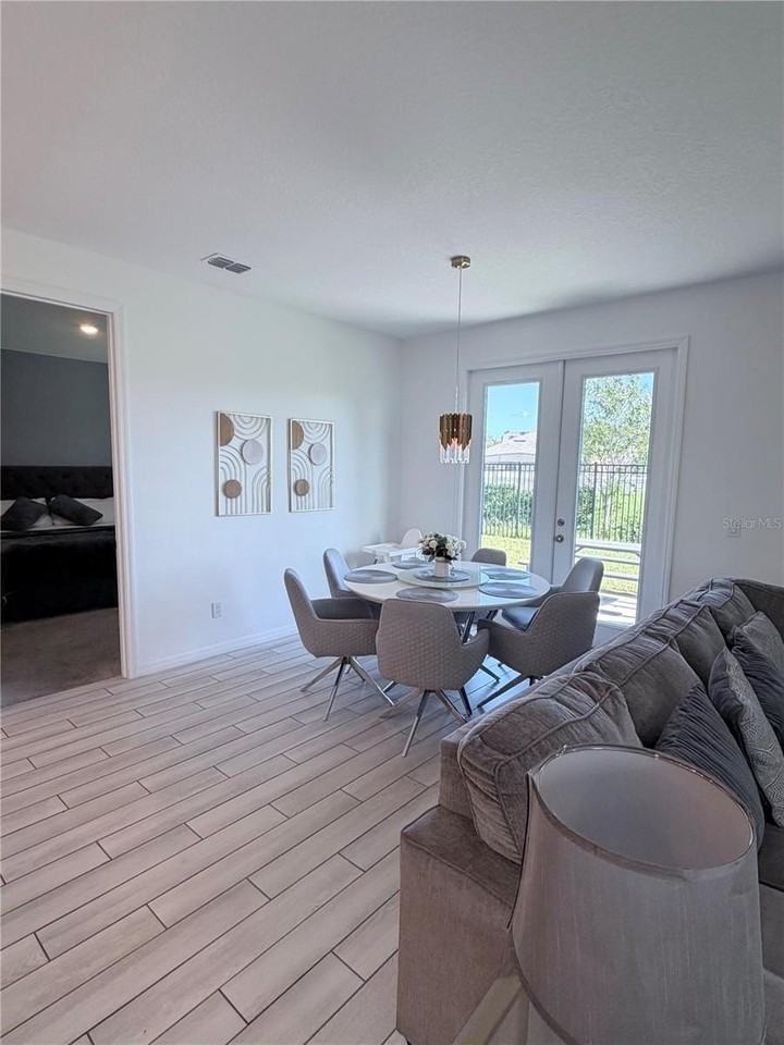 2166 Derwent Dr - Photo 4 of 16