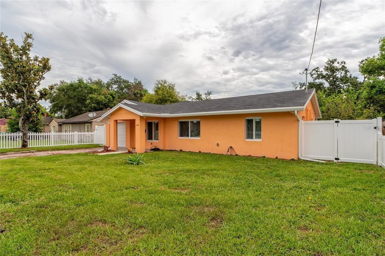 1015 Mack Ave - Photo 4 of 27