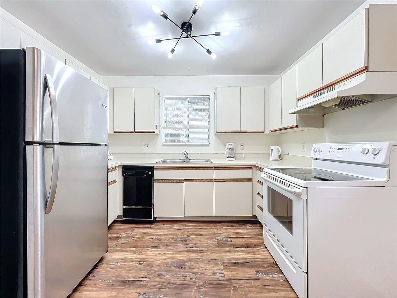 4166 Plantation Cove Dr #505 - Photo 3 of 48