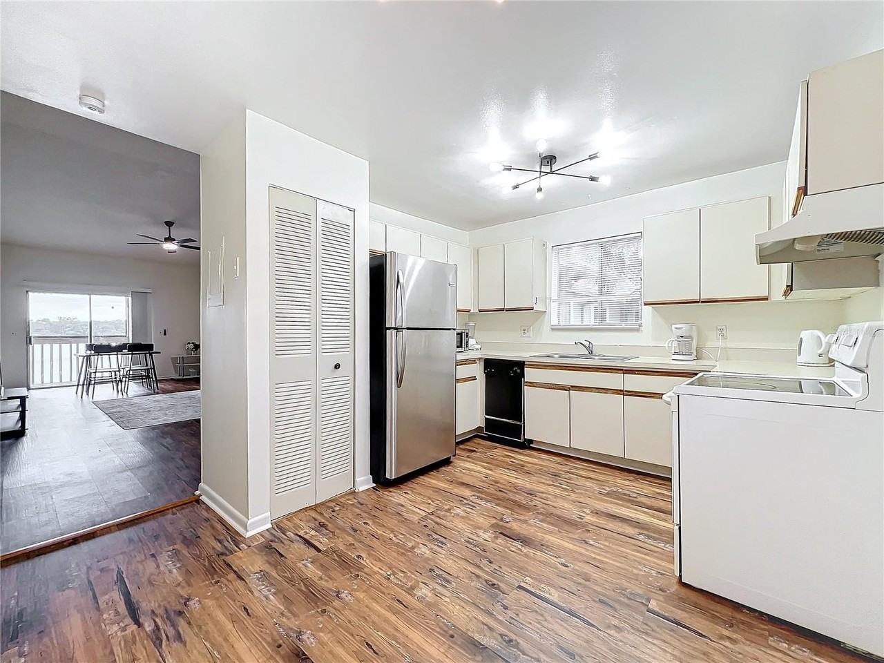 4166 Plantation Cove Dr #505 - Photo 4 of 48