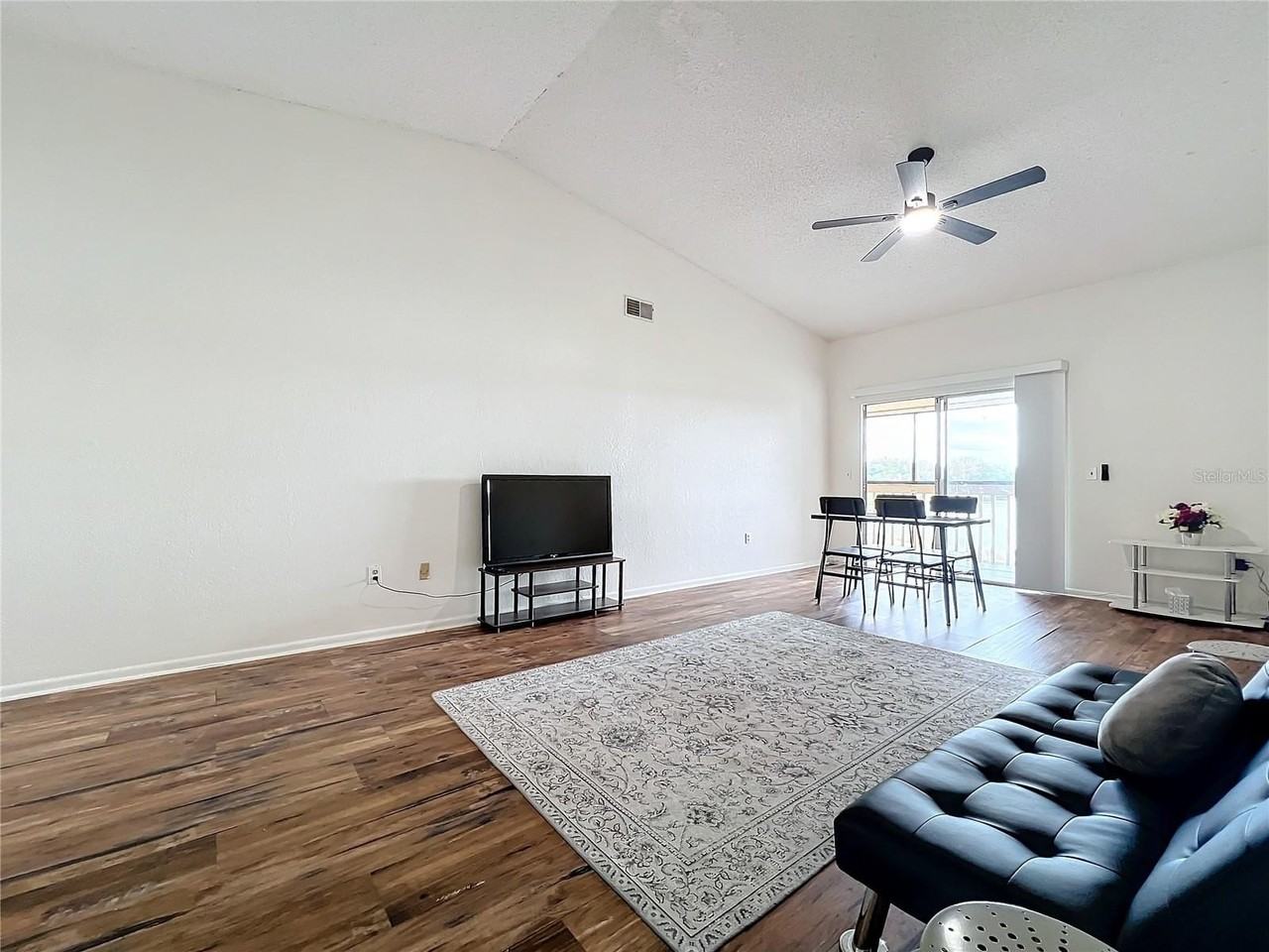 4166 Plantation Cove Dr #505 - Photo 6 of 48