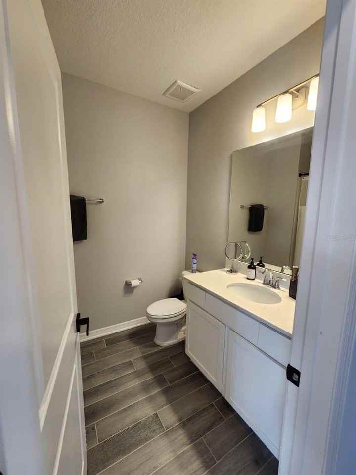 12154 Plumpton Dr - Photo 4 of 17