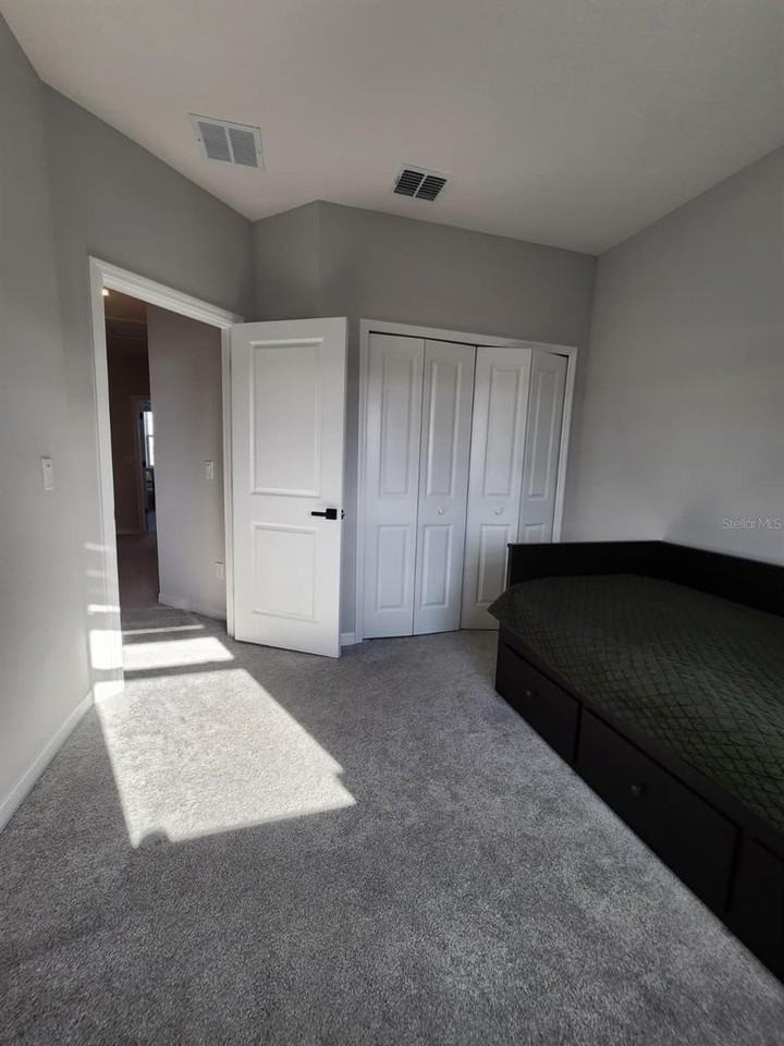 12154 Plumpton Dr - Photo 5 of 17