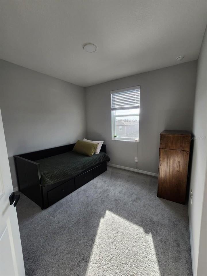 12154 Plumpton Dr - Photo 7 of 17