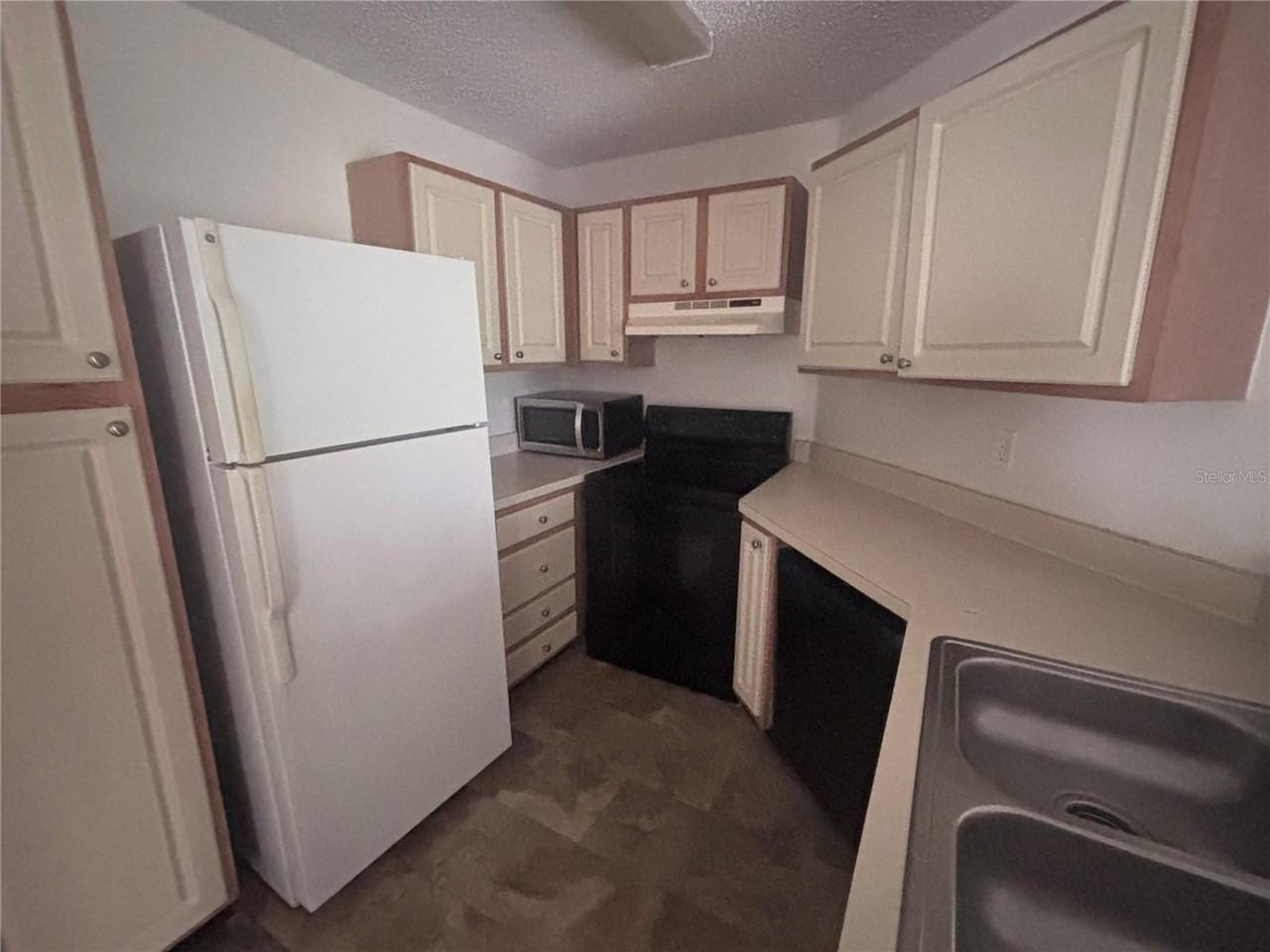 2564 Grassy Point Dr #104 - Photo 3 of 11