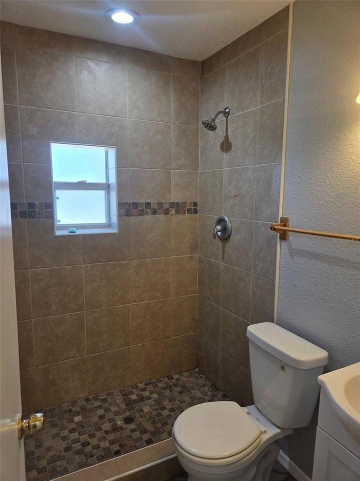 4625 40th St N - Photo 6 of 7