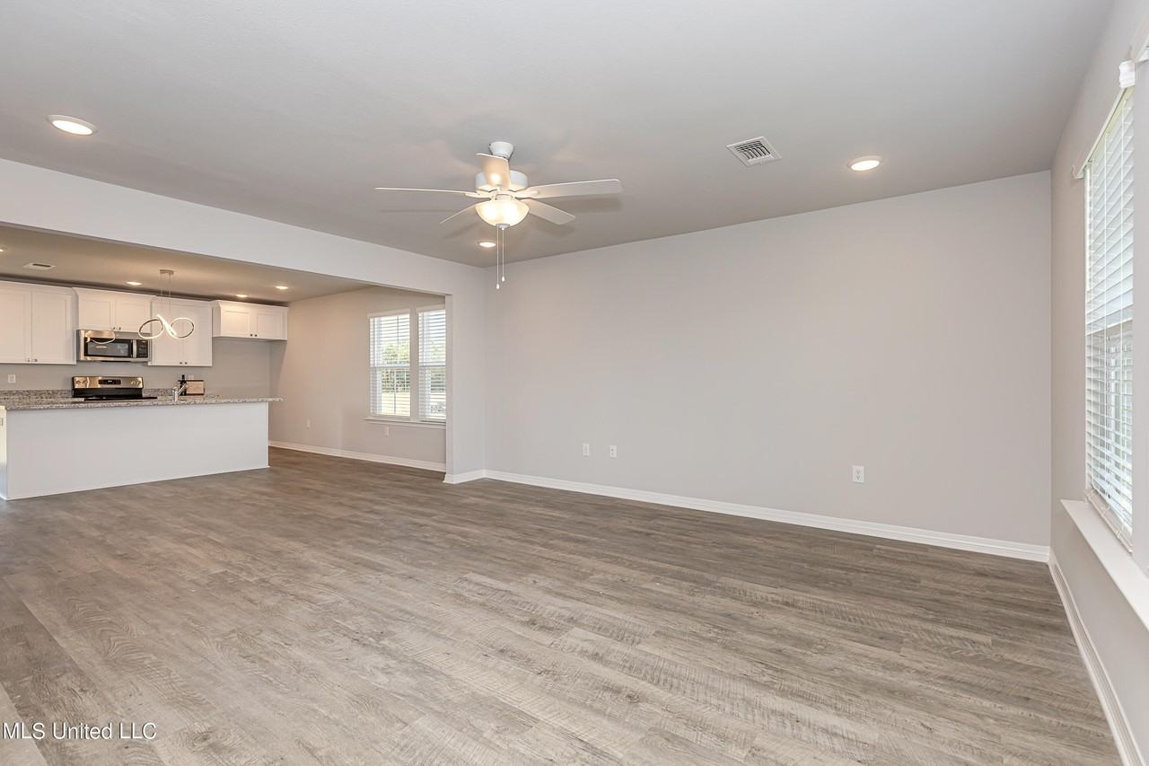 14180 Sanctuary Trails Dr - Photo 7 of 41