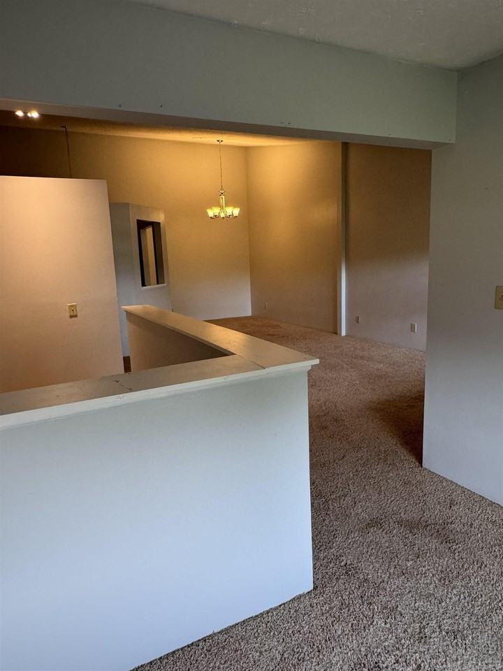 19137 Surrey Ln - Photo 5 of 13
