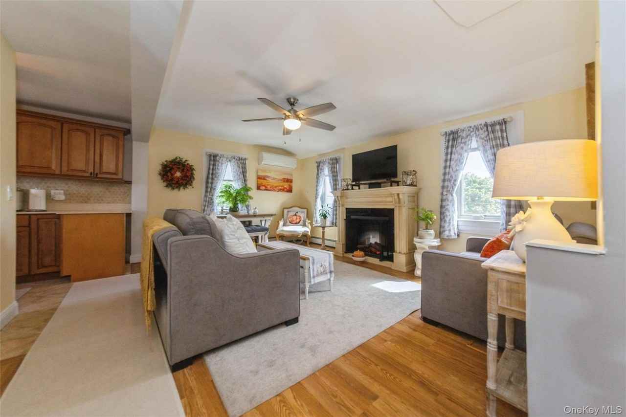 181 Suffolk Rd - Photo 5 of 24