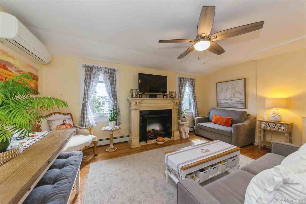181 Suffolk Rd - Photo 6 of 24