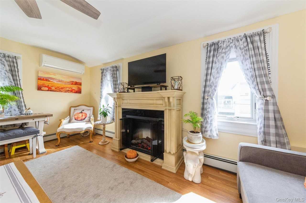 181 Suffolk Rd - Photo 7 of 24