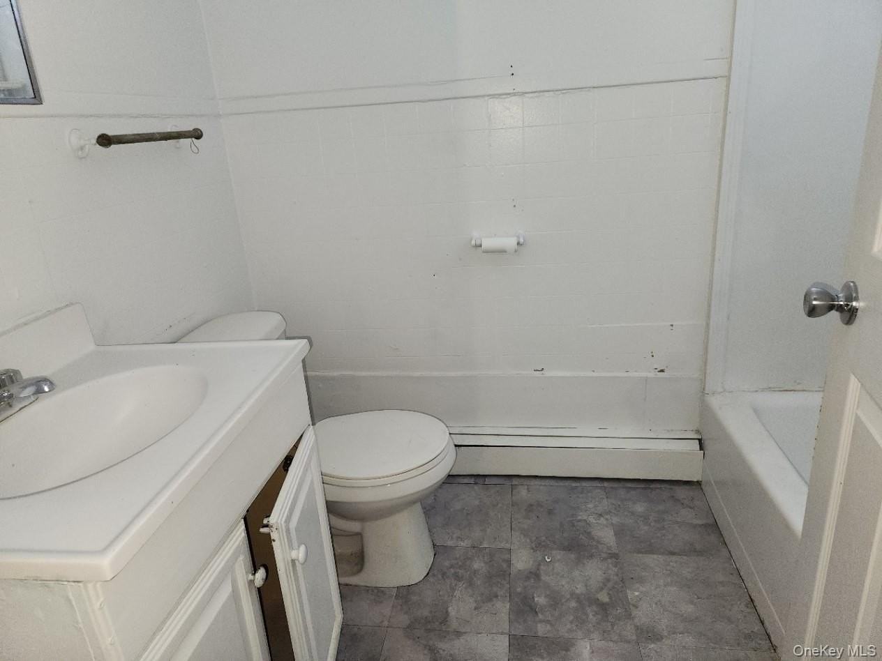 180 W Main St #6 - Photo 5 of 6