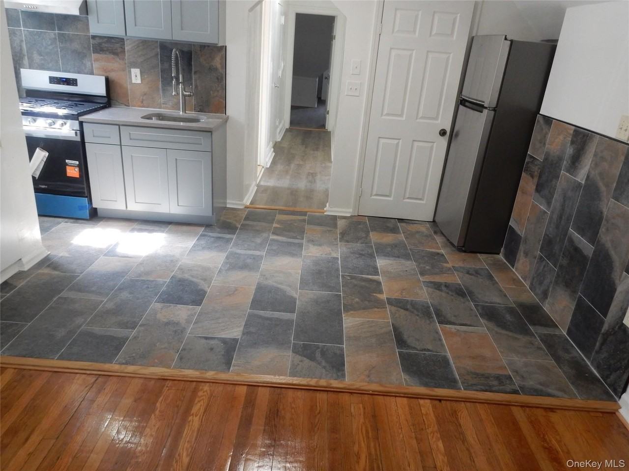 271 S Fulton Ave - Photo 3 of 18