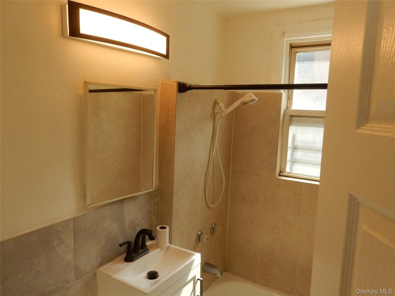 271 S Fulton Ave - Photo 7 of 18