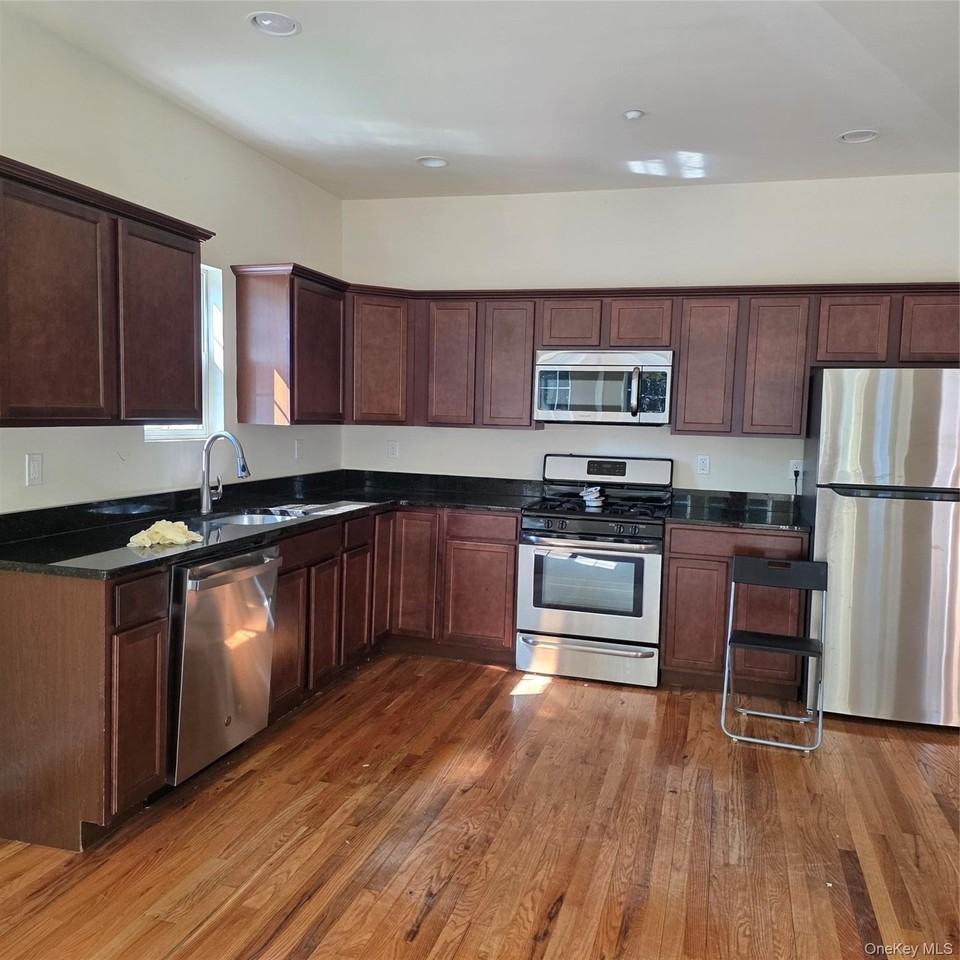 3025 Sunrise Hwy #7 - Photo 2 of 2