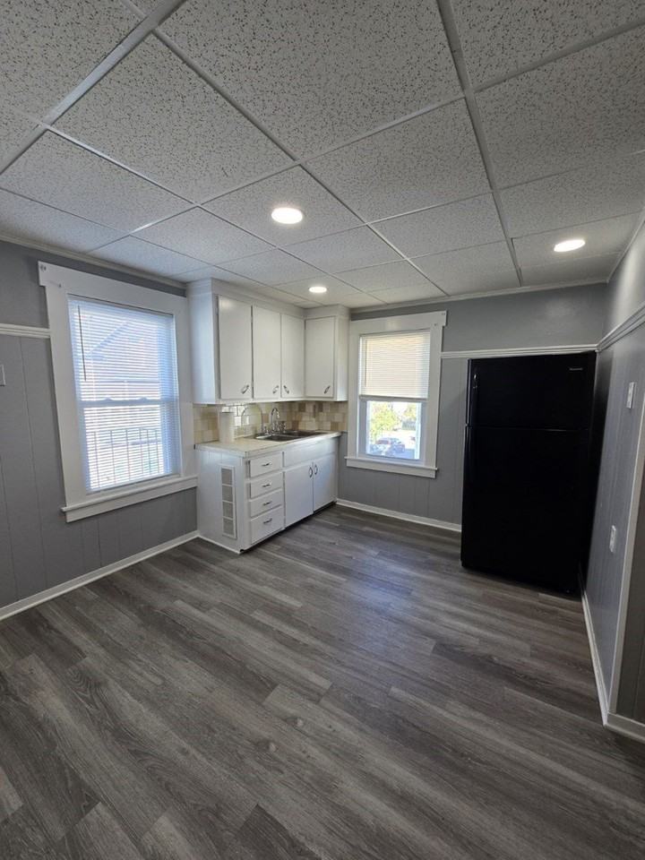 32 Agawam St #2 - Photo 5 of 11