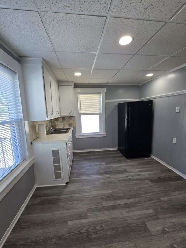32 Agawam St #2 - Photo 6 of 11