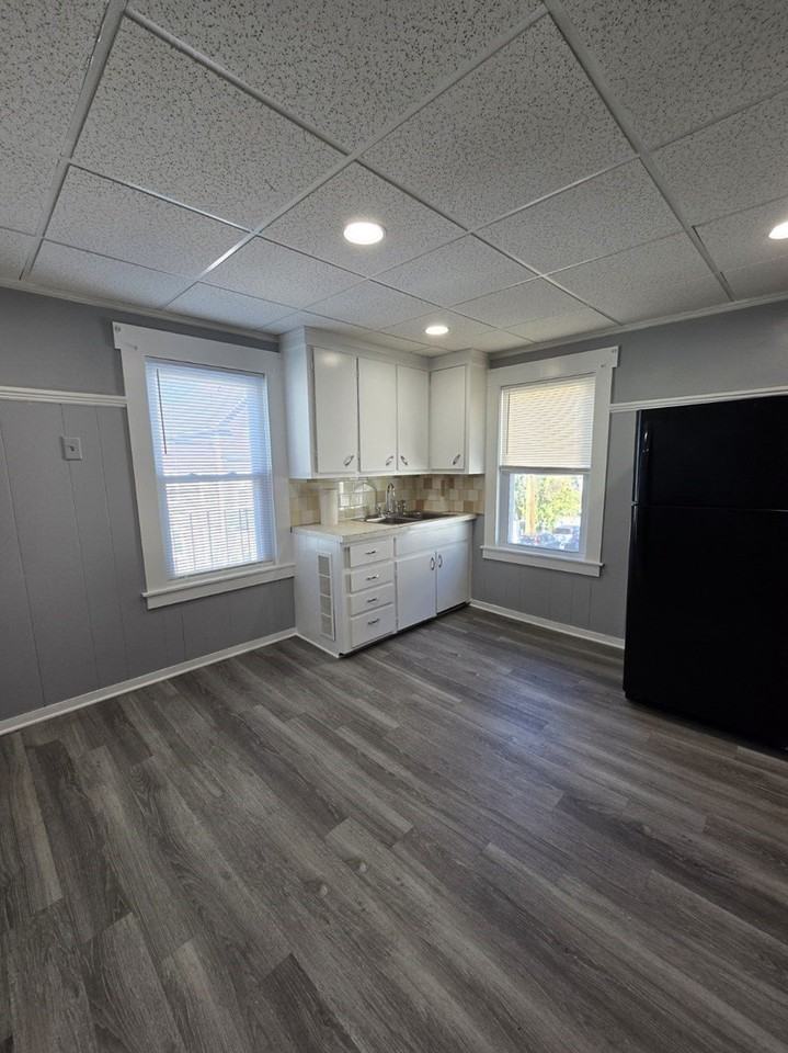 32 Agawam St #2 - Photo 7 of 11