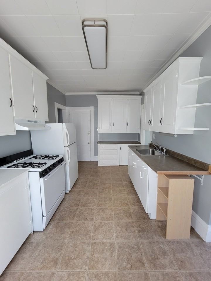172 Nesmith St #3 - Photo 6 of 8