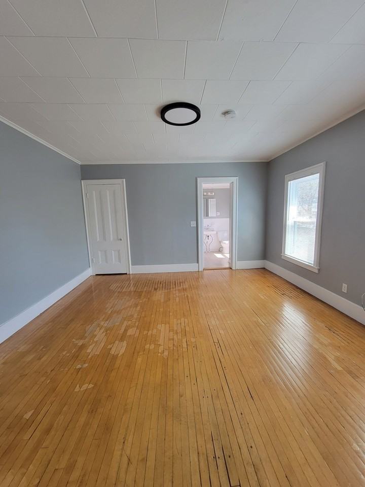 172 Nesmith St #3 - Photo 7 of 8