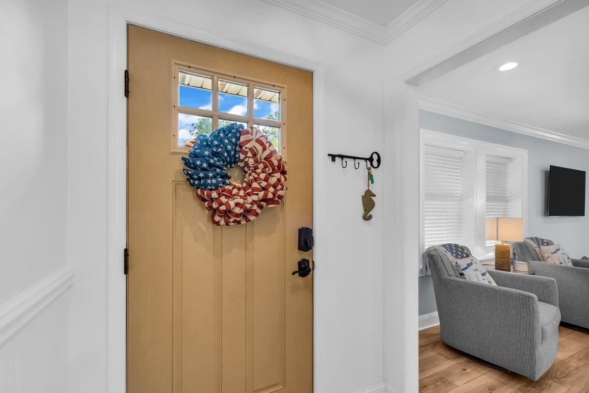 552 Ocean Rd - Photo 4 of 16