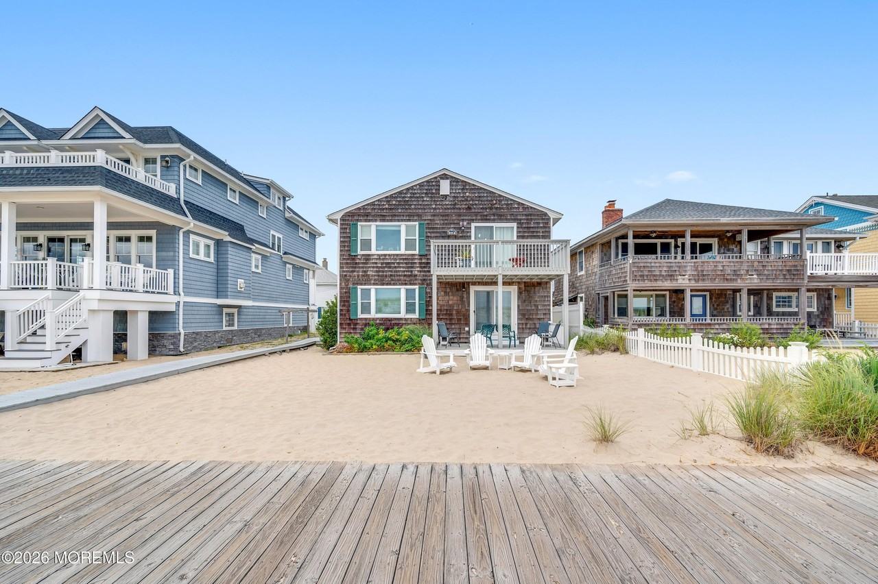 Ocean Front - Photo 5 of 28